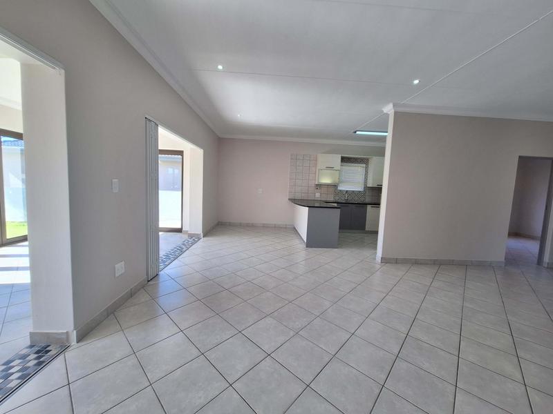 4 Bedroom Property for Sale in Hartenbos Heuwels Western Cape